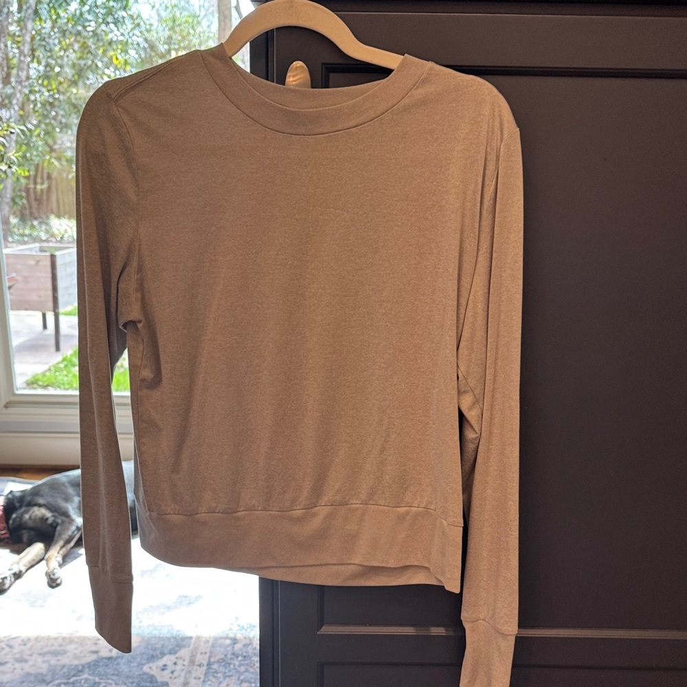 Vuori women’s team light grey daydream crew